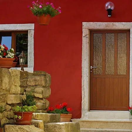 Marija בית הארחה מוטובון